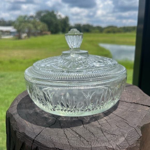 Avon Crystal Glass Lidded Bowl - Picture 9 of 15